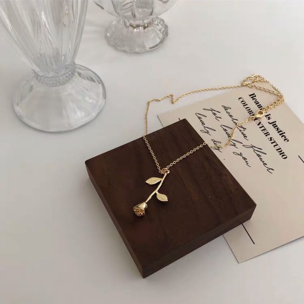 Rose Necklace